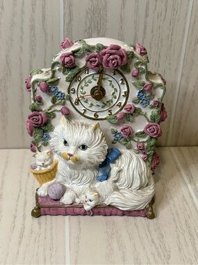 Vintage cat clock